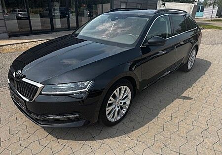 Skoda Superb Combi Ambition 4x4 Panorama /LED/ Navi/