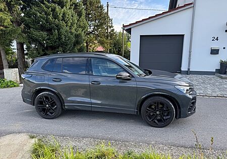 VW Tiguan Volkswagen 2.0 TDI SCR DSG R-Line AHK/IQ/Massage/HK