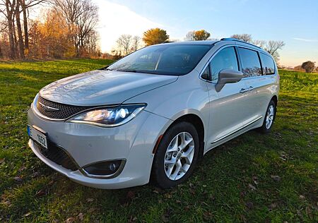 Chrysler Pacifica Touring L Plus