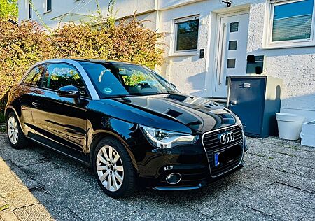 Audi A1 1.6 TDI Attraction gepflegtes Garagenfahrzeug