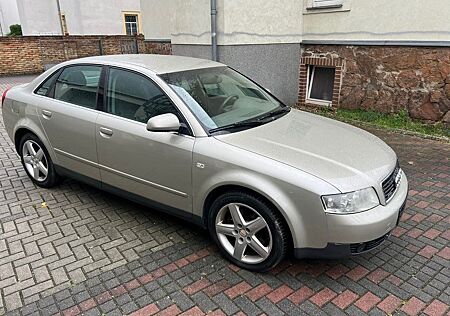 Audi A4 2.5TDI quattro