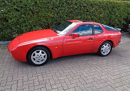 Porsche 944