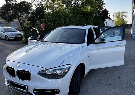 BMW 116i Sport Line Automatik Gepflegt