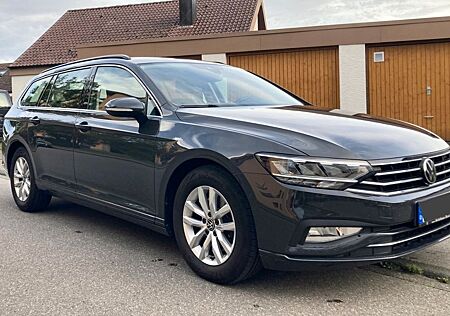 VW Passat Variant Volkswagen 2.0 TDI SCR DSG Business Vari...