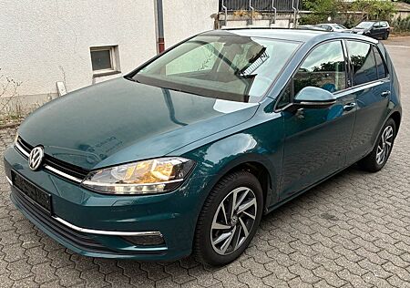 VW Golf Volkswagen 1.0 TSI Edition Sound