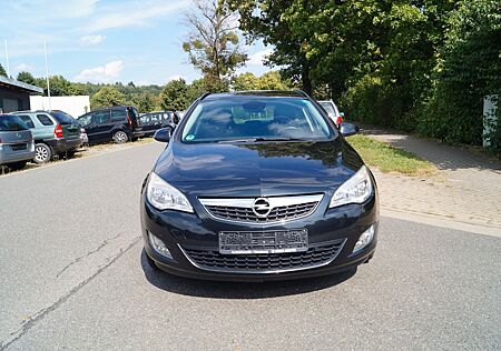 Opel Astra J Sports Tourer Design Edition/TÜV NEU/AHK