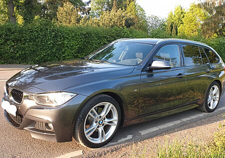BMW 320d Touring M-Paket Leder Panorama