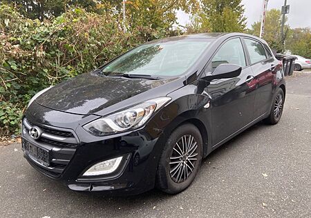 Hyundai i30 blue 1.6 CRDi Multi Alu Klimaanlage 02/26