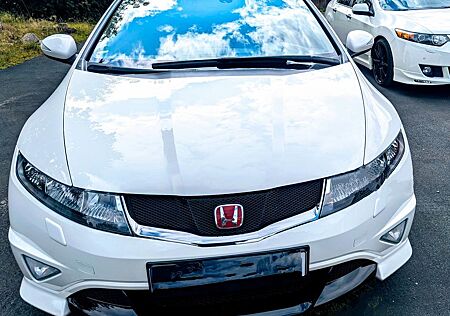 Honda Civic 2.0 Type R Championship White Edition