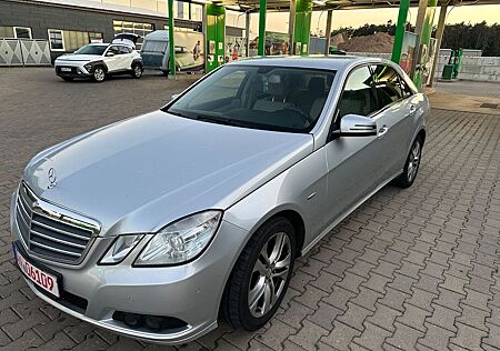 Mercedes-Benz E 220 CDI BlueEFFICIENCY ELEGANCE