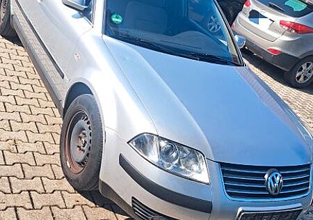 VW Passat Variant Volkswagen 2.0 Auto Basis Variant Basis