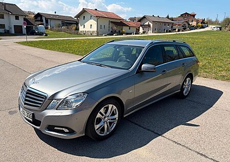 Mercedes-Benz E 200 CGI T BlueEFFICIENCY AVANTGARDE AVANTGARDE