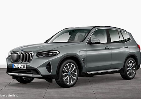 BMW X3 xDrive30e Navi AHK Kamera Pano.Dach LED