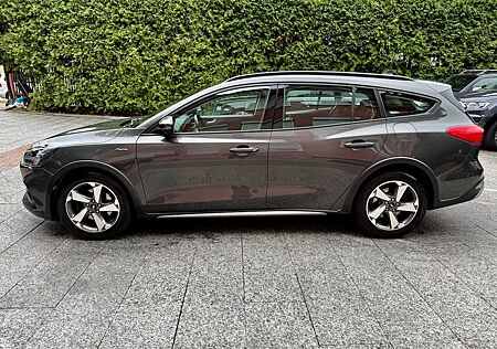 Ford Focus Turnier 2.0 TDCI Active Aut. *LED*AHK*1.Ha