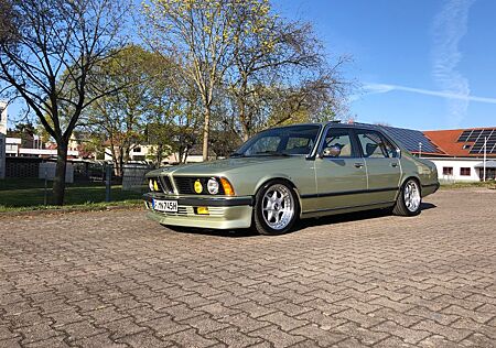BMW 745i Blechnase, Klimaanlage, Schiebedach