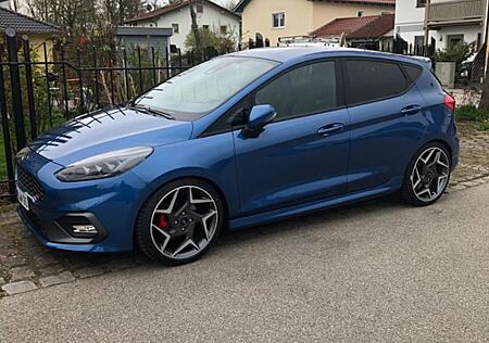 Ford Fiesta 1,5 EcoBoost ST mit Leder-Exklusiv-Pa...