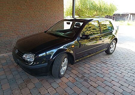 VW Golf Volkswagen IV nur 13tkm ! Klima, Airbags, Sammlerzustand