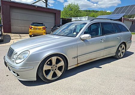 Mercedes-Benz E 320 T 4Matic/AUTOMATIK/XENON/LEDER/4X4