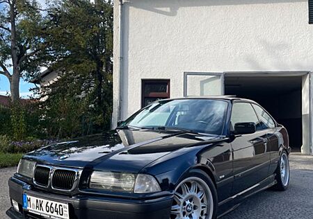 BMW 323i Coupé ALPINA B3 Motor