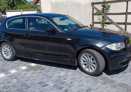 BMW 116i Lederausstattung, AHK + Fahrrad-Träger