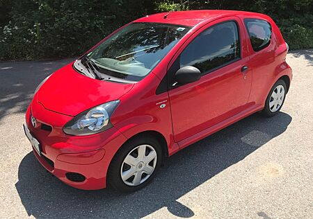Toyota Aygo (X) Aygo (X) 1,0-l-VVT-i -