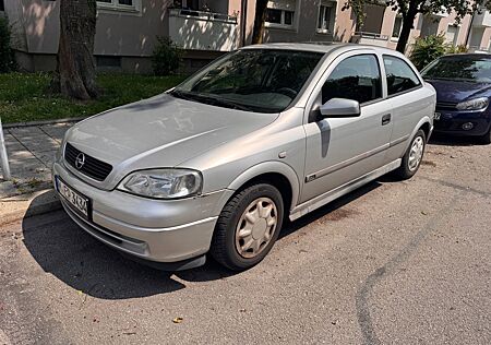 Opel Astra 1.6 Automatik