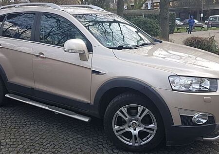 Chevrolet Captiva 2.2 LTZ 4WD 7-Sitzer LTZ