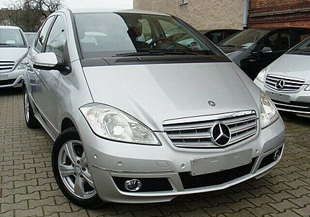 Mercedes-Benz A 180 AVANTGARDE BlueEFFICIENCY / 1. Besitz