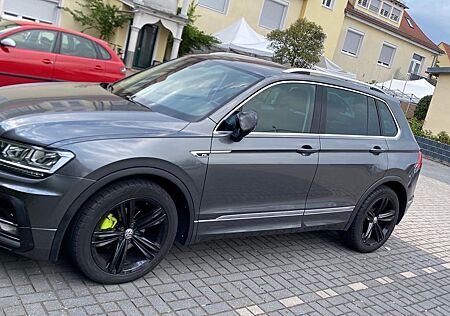 VW Tiguan Volkswagen 2.0 TDI R-line SCR DSG 4MOTION Top