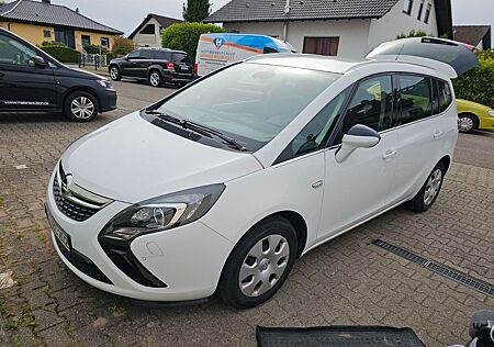 Opel Zafira Tourer 2.Hand neue Allwetterreifen