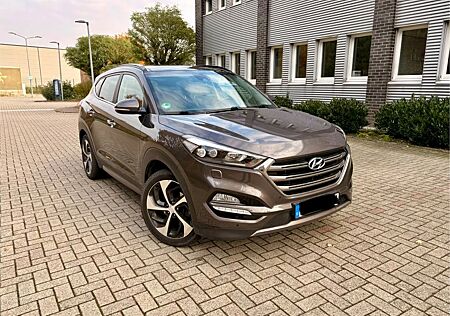 Hyundai Tucson 1.6 T-GDI Premium 4WD AHK Scheckheft LED