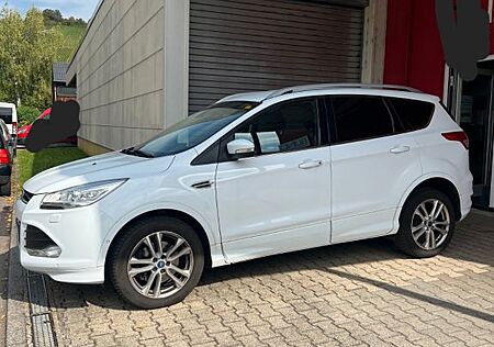 Ford Kuga 2,0 TDCi 4x4 132kW Individual PowerShif...