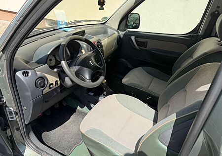 Peugeot ** GEPFLEGTER PEUGEOT PARTNER ZU VERKAUFEN **