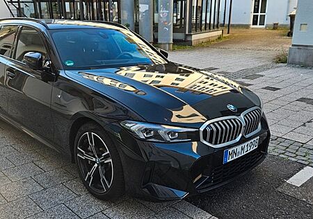 BMW 330i Touring*M-Paket*Lenkradheizung*AHK*360°Kam