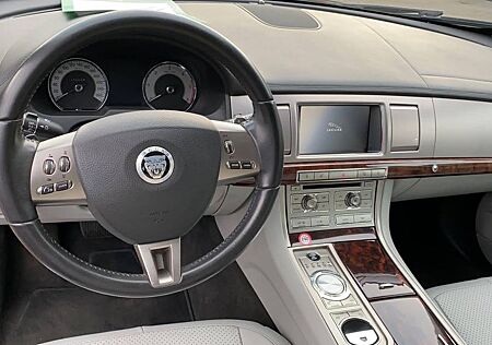 Jaguar XF 3.0 V6 155kW Diesel Premium Luxury Premiu...
