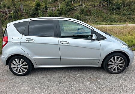 Mercedes-Benz A 200 ELEGANCE Automatik AHK Klima 2H