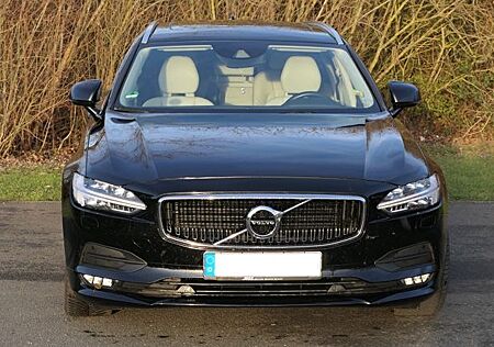 Volvo V90 D4 Momentum - LIEBHABERGEPFLEGT