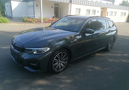 BMW 320 d xDrive M Sport Head Up Harman Laser