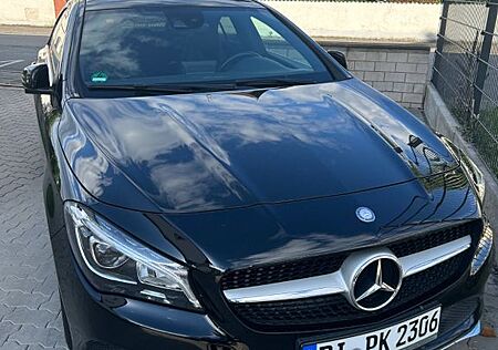 Mercedes-Benz CLA 220 d 4MATIC DCT