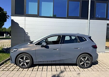 BMW 218d Aktiv Tourer Aut. Leder/Navi/LED/Panorama