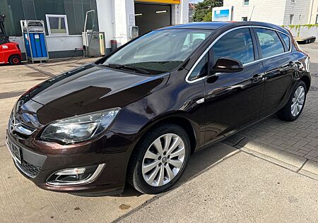 Opel Astra J Lim. 5-trg. Exklusiv