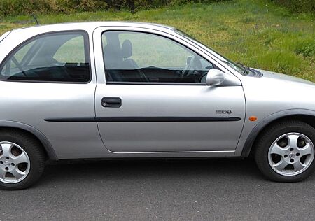 Opel Corsa 1.2 16V Edition 100 Cool Edition 100
