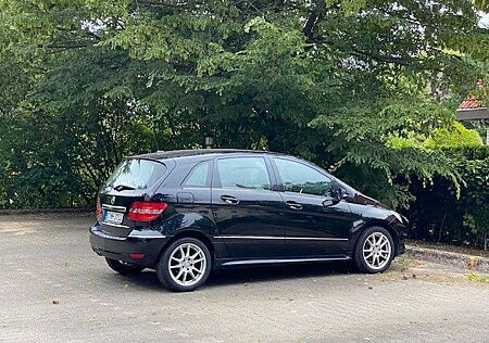 Mercedes-Benz B 200 Kombilimousine, - 245, schwarz, unfallfrei