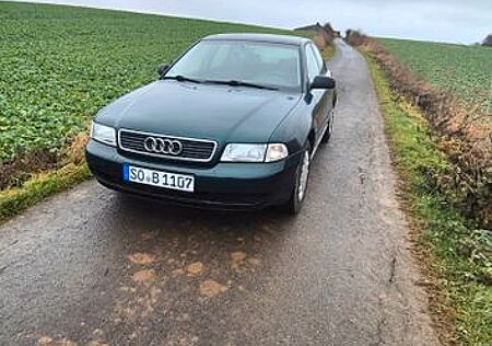 Audi A4 1.6 -