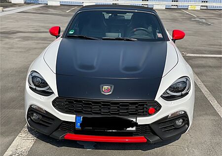 Abarth 124 Spider 1.4 MultiAir Turbo-mit vielen Extras