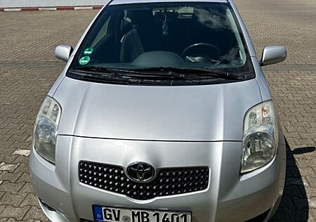 Toyota Yaris 1,0-l-VVT-i -