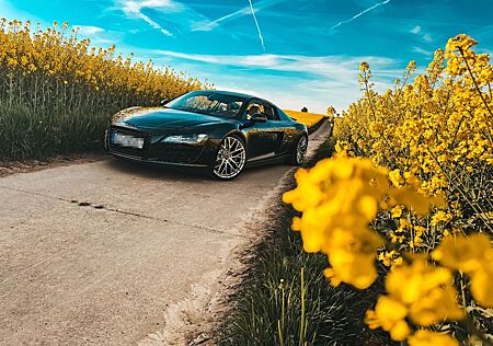 Audi R8 4.2 FSI R tronic quattro -