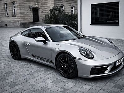 Porsche 992 - 4 GTS Coupé, Lift, Pano, fast Vollaussatt.