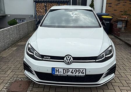 VW Golf Volkswagen 2.0 TDI 135kW SCR DSG GTD GTD