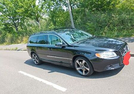 Volvo V70 D5 Momentum mit R-Design